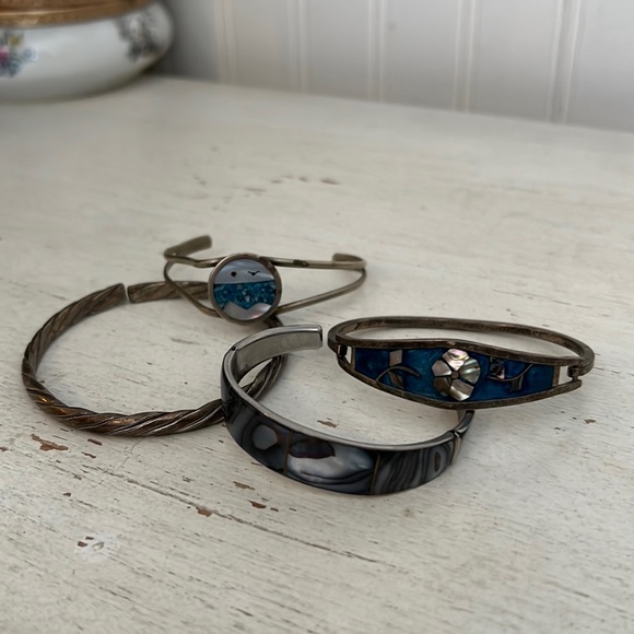 925 Sterling Silver Jewelry - Lot 4 silver & silver tone bangle bracelet hinged mother of pearl